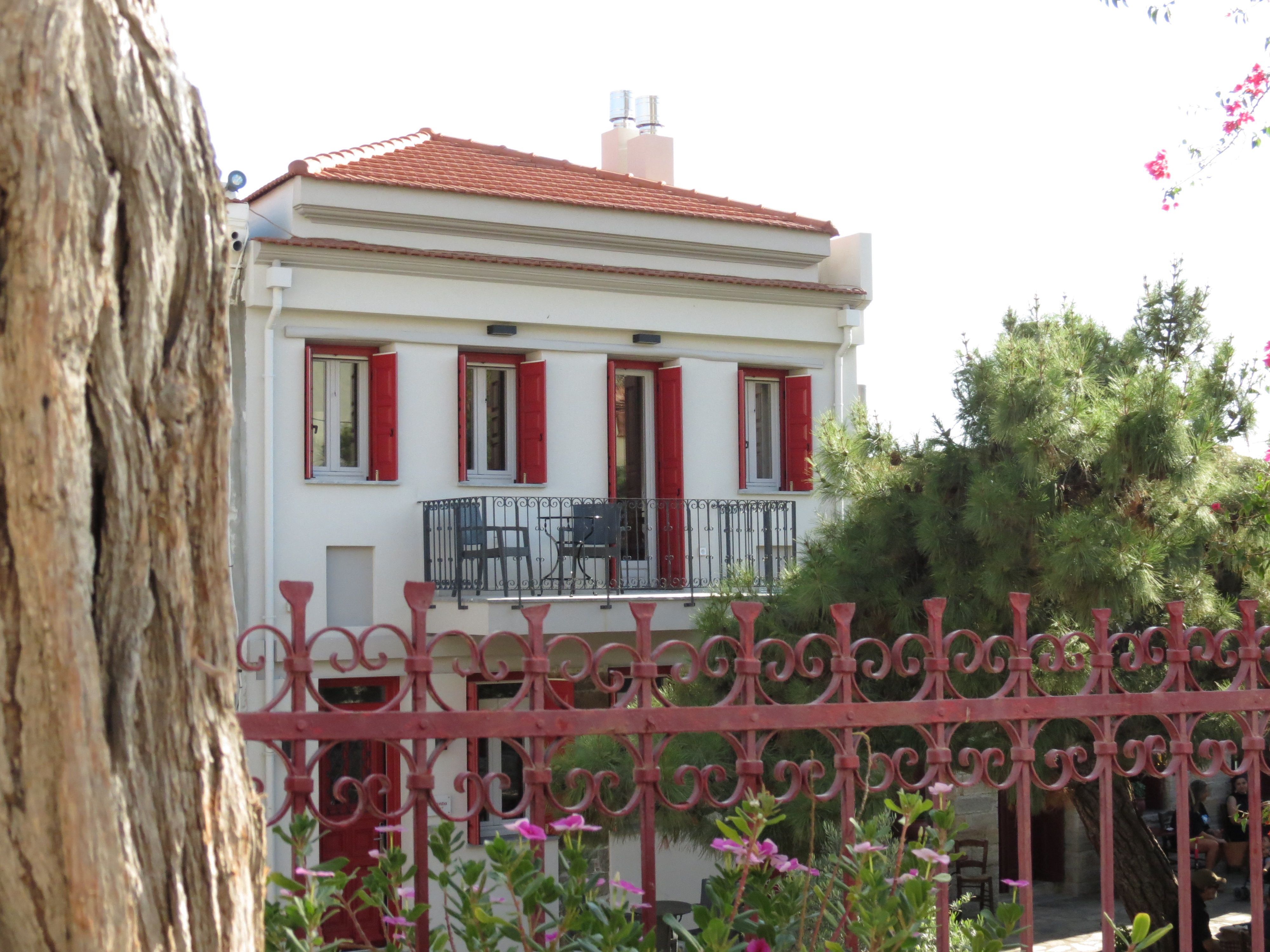 RODONAS APARTMENTS