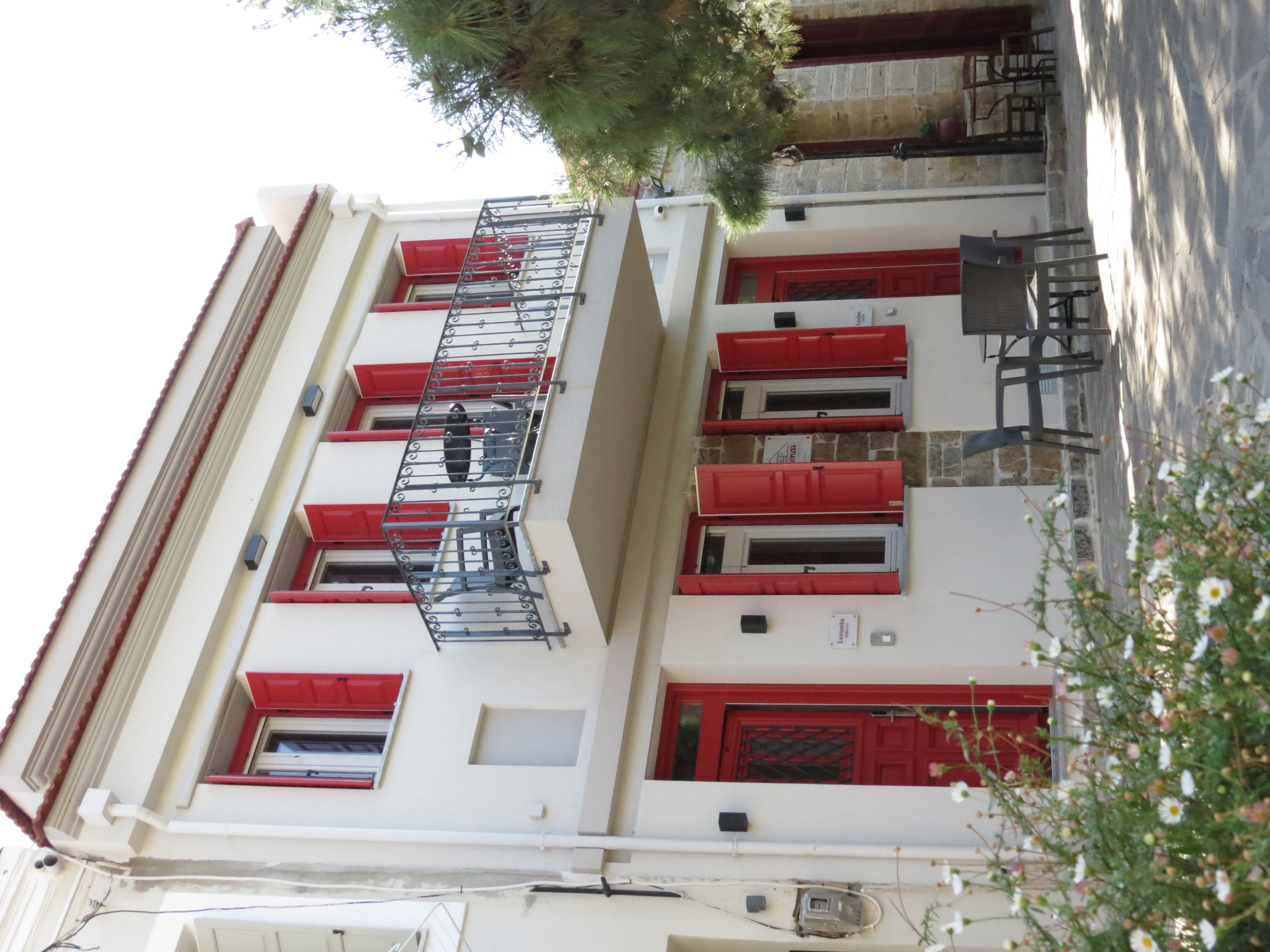 RODONAS APARTMENTS